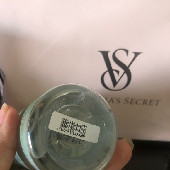 Victoria's Secret Beneath the palm - Picture 7 of 8